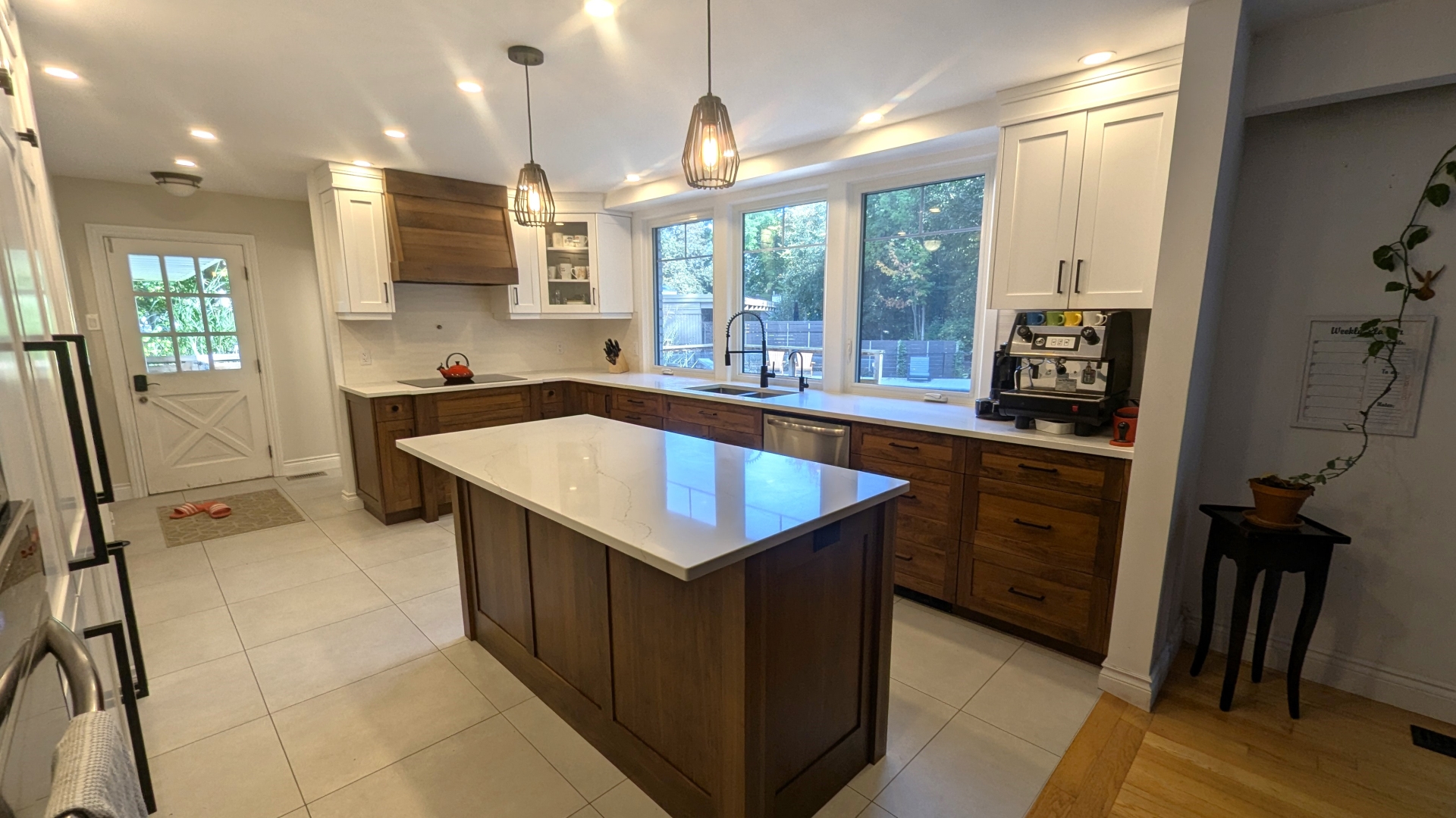 Red Wood Place Kitchen