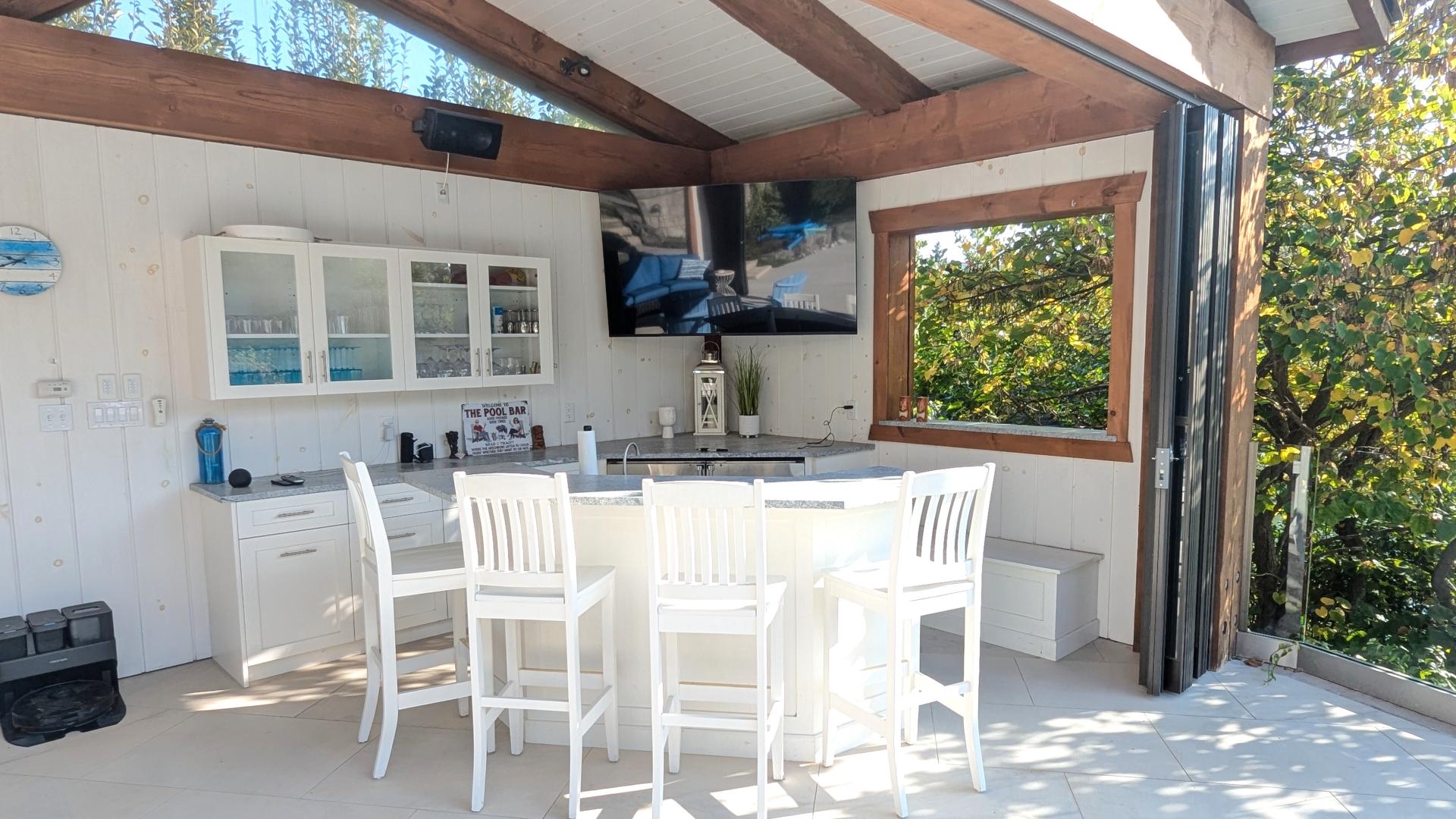 Waterloo Porch & PoolHouse