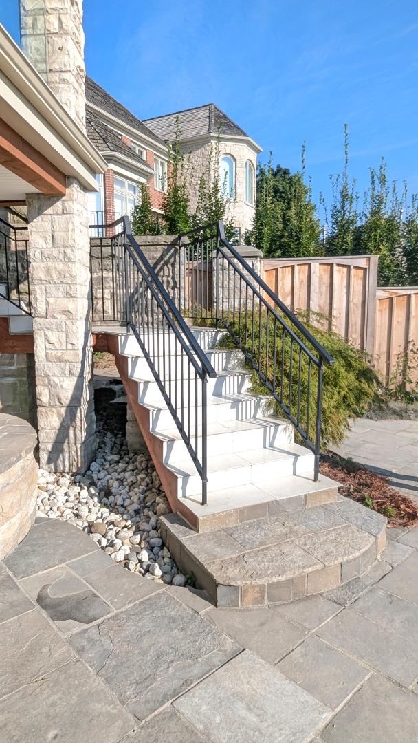 Waterloo Porch & PoolHouse